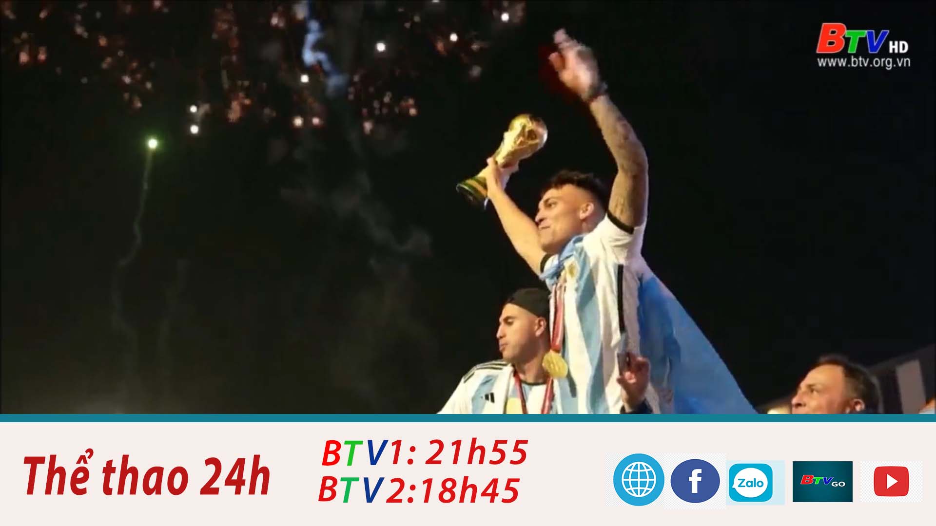 Tuyển Argentina diễu hành mừng chiến thắng trên Đại lộ Lusail